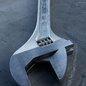 Llave ajustable 10"